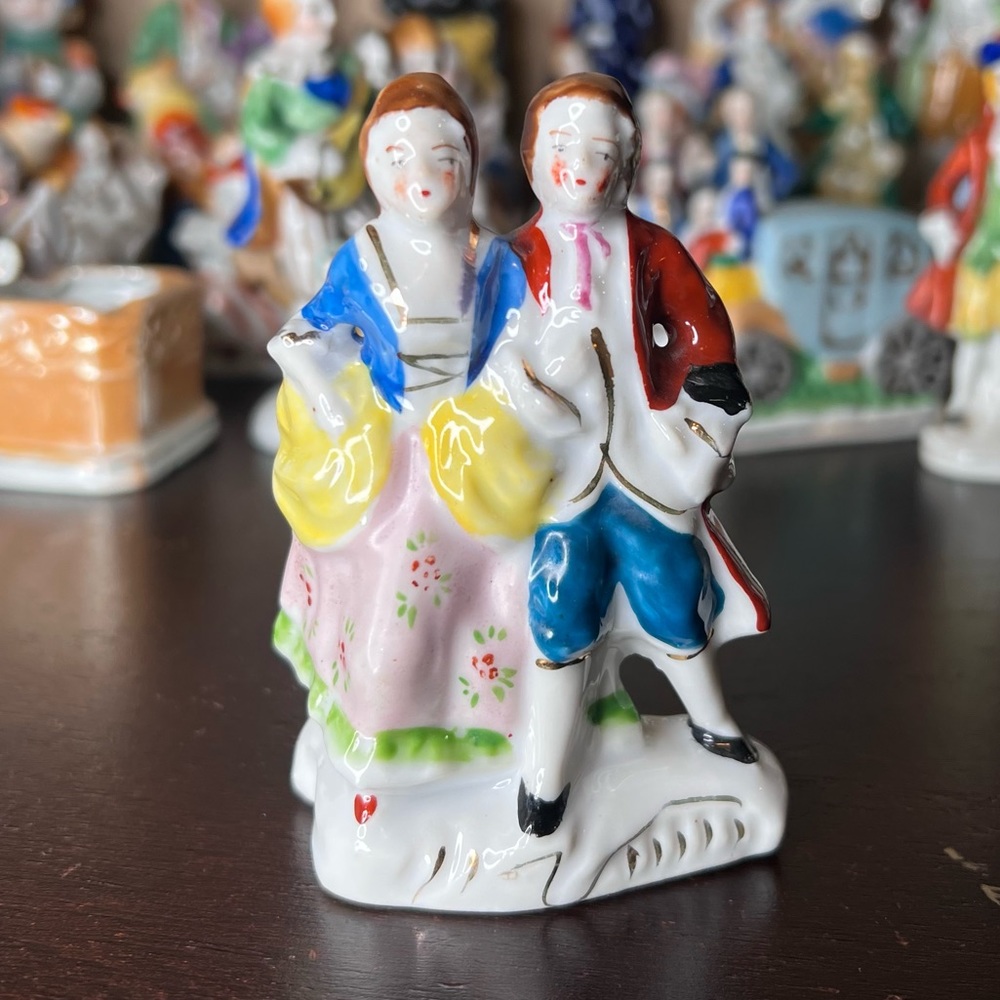 Vintage 1940’s Occupied Japan Colonial Couple, Porcelain, Post WWII, Ceramics